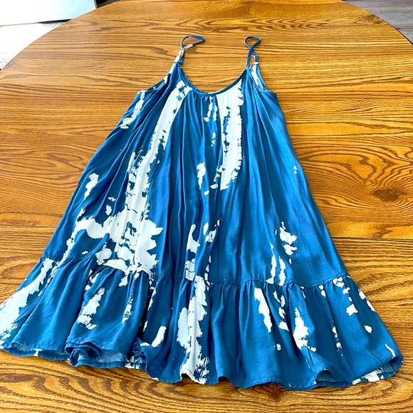 Beautiful Blue Tie Dye Beach Dress - Picture 2 of 9